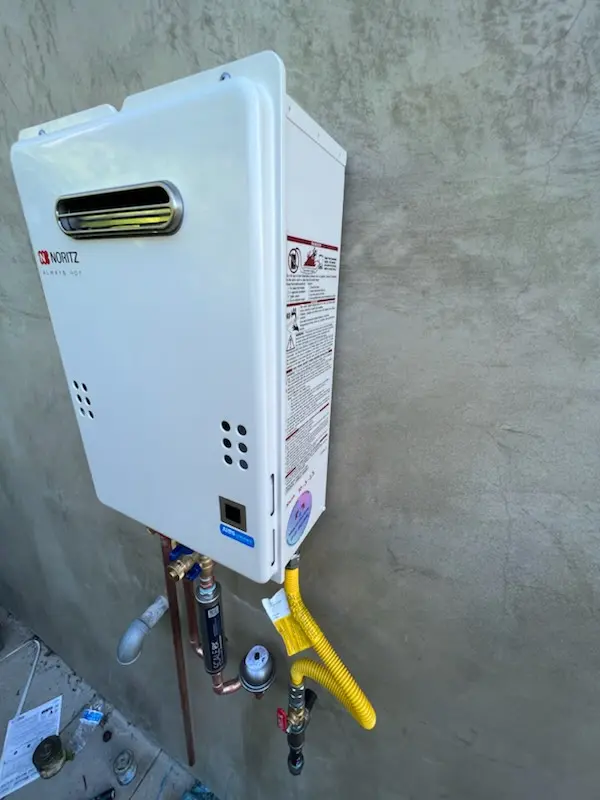 Tankless water heater installation for Montebello homes